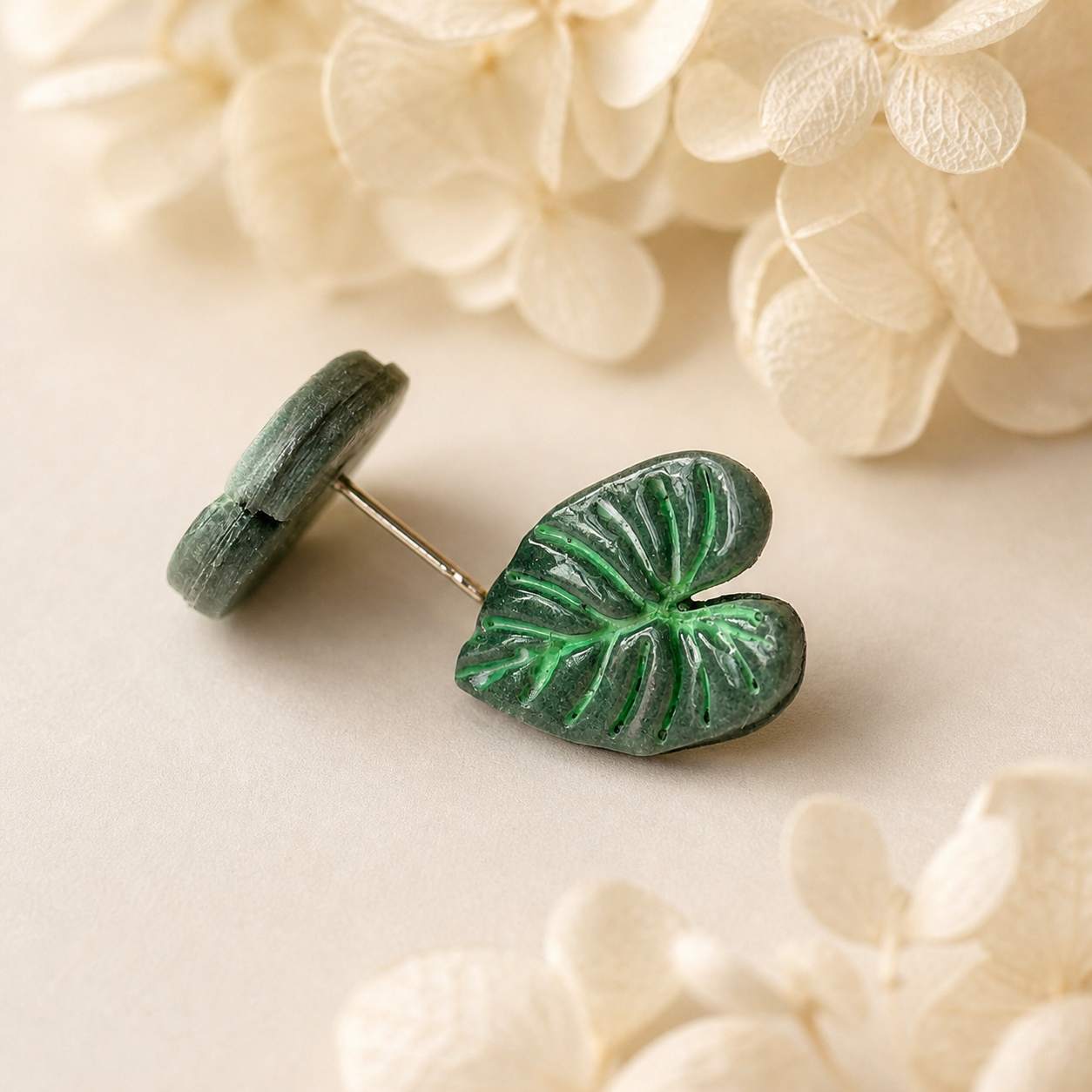 Philodendron Gloriosum Studs