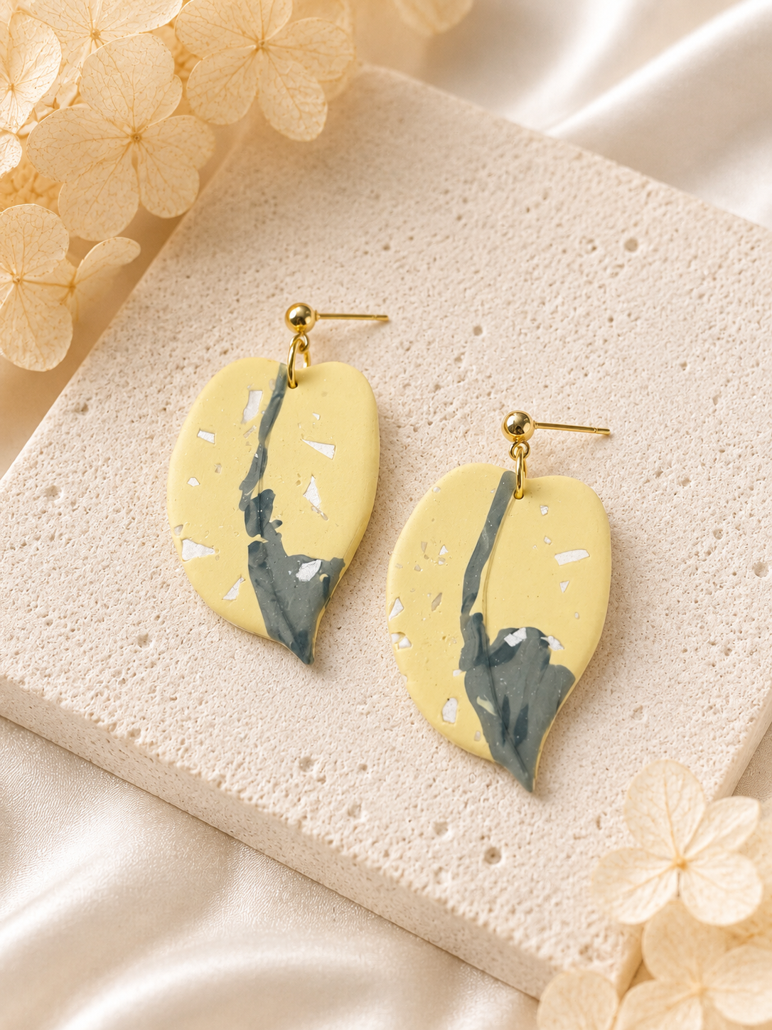 Scindapsus Exotica NOID Earrings