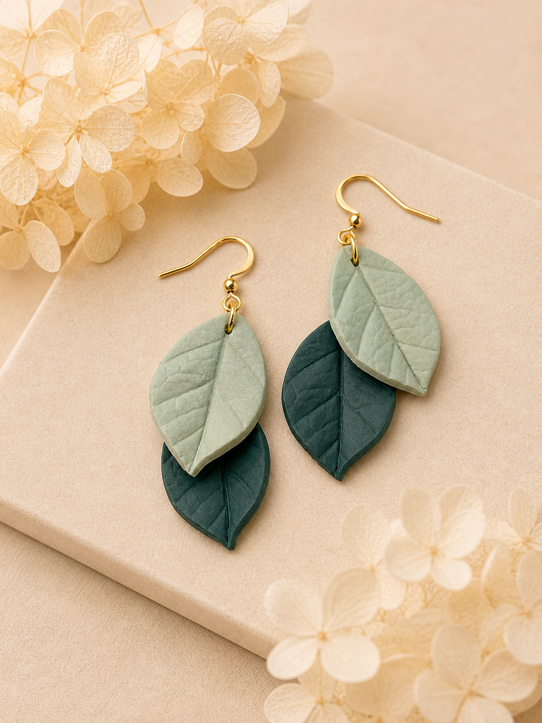 Hoya Layered Dangle (Green)